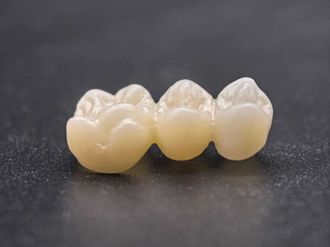 Dental Zirconia Block cung cấp thiết kế gradient tiên tiến và tính ổn định hóa học cho hiệu suất trong chế tạo răng CAD CAM chính xác