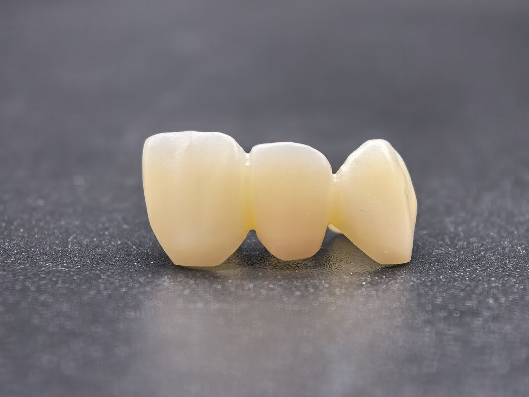 Dental Zirconia Block cung cấp thiết kế gradient tiên tiến và tính ổn định hóa học cho hiệu suất trong chế tạo răng CAD CAM chính xác