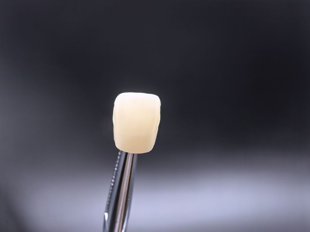 Dental Zirconia Block được thiết kế để phục hồi phía trước thẩm mỹ tự nhiên với độ bền 650MPa và xử lý CAD CAM nhanh